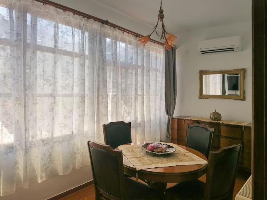 Μονοκατοικία Με Θέα Τη Χώρα Szkírosz Kültér fotó